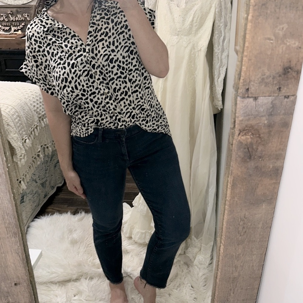Umgee Black and White Animal Print Button Down Shirt size large - Picture 3 of 7